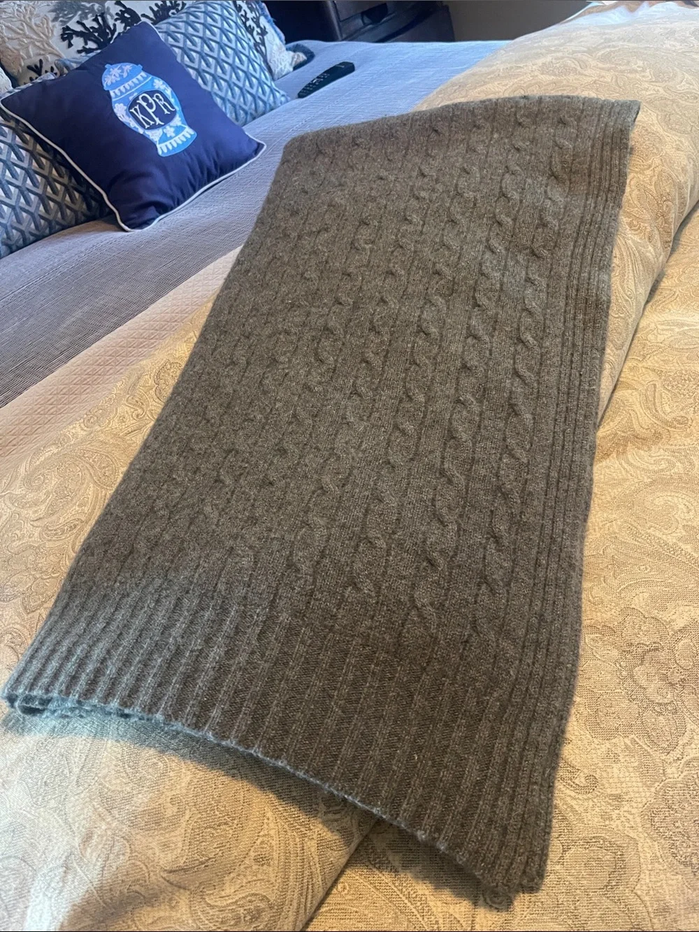 Ralph Lauren 100% Cashmere throw blanket